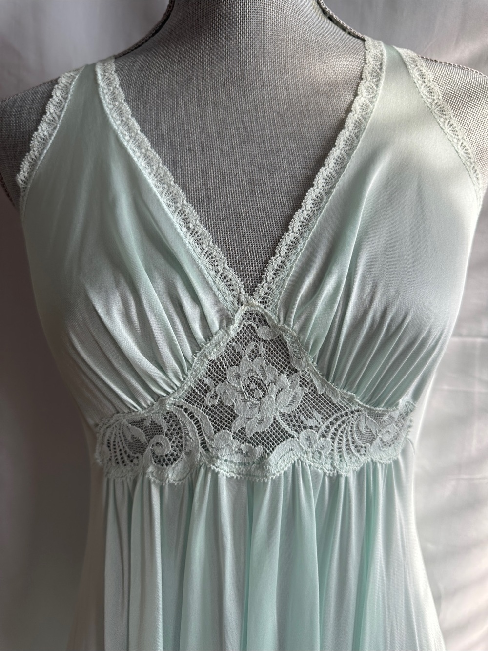 Miss Elaine Mint Green Lace-Trim Long Peignoir Set - Picture 11 of 13